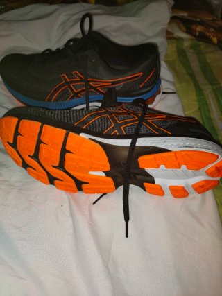 Zapatillas Asics Gel Negras y Naranjas