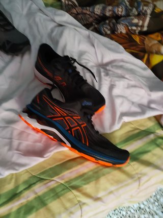 Zapatillas Asics Gel Negras y Naranjas