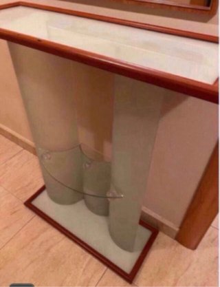 Mueble de cristal y madera