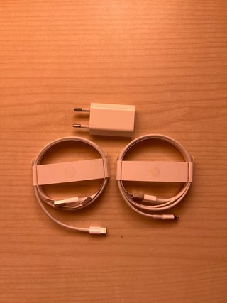 Cargador USB y Cable Lightning a Estrenar