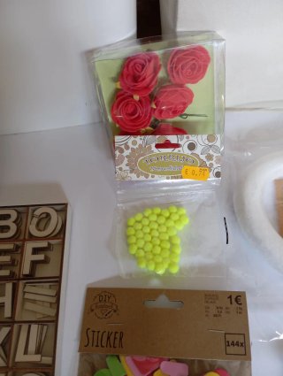 Lote manualidades: letras, flores, mariposas