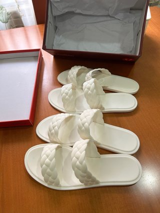 2 pares chanclas blancas trenzadas sin estrenar