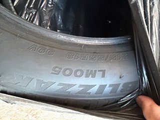Neumáticos de invierno Bridgestone nuevos