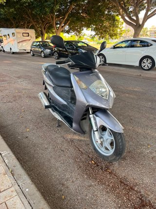 Honda Dylan 125 Scooter