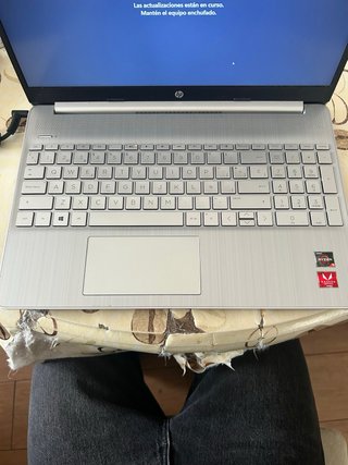 Portátil HP 15s Ryzen 5 / 8GB RAM / SSD 256GB