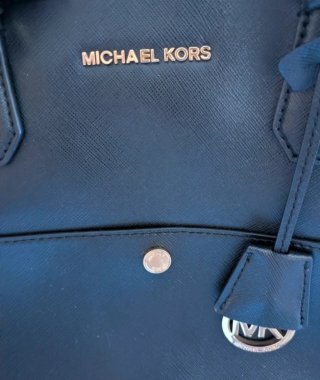 Bolso Michael Kors Negro y Dorado Original