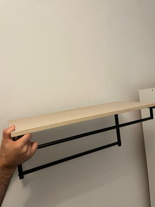 Zapatero recibidor madera y metal. Tiene 2 partes.