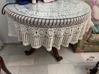 Mesa de caoba tallada