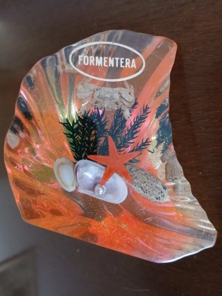 Souvenir Formentera resina conchiglia