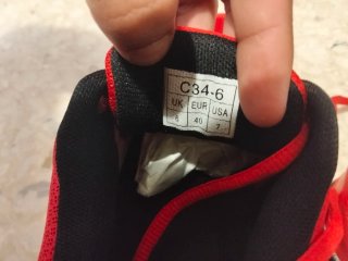 Zapatillas Adidas rojas NEGOCIABLE SI LAS COMPRAS