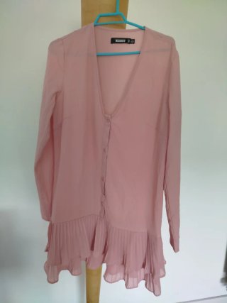 10 vestidos talla S y Xs.