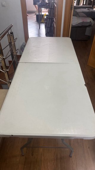 Mesa plegable blanca de plástico