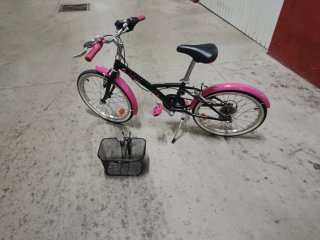 Bici infantil rosa con cesta