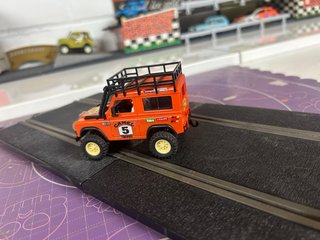 Land Rover STS Scalextric Naranja