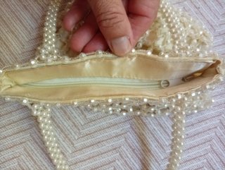 Bolso de fiesta blanco con perlas