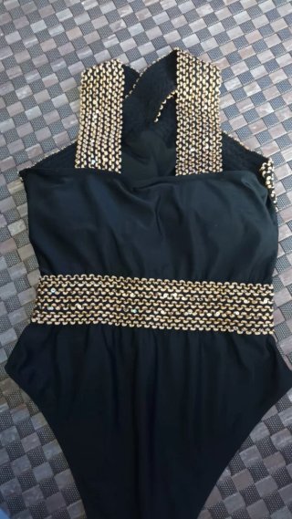 Bañador negro con detalles dorados