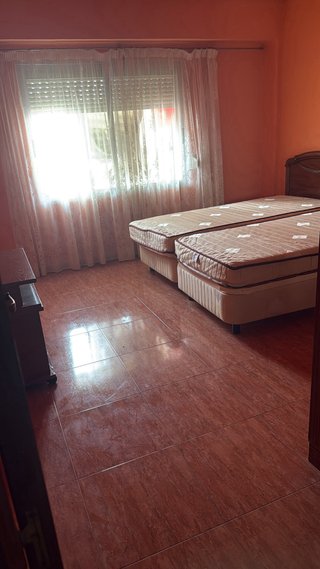 Habitacion individual en barrio de Orriols