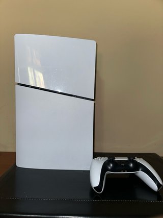 PS5 Slim Digital 1TB + Mando Blanco