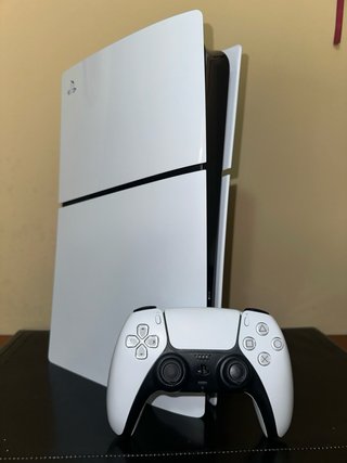 PS5 Slim Digital 1TB + Mando Blanco