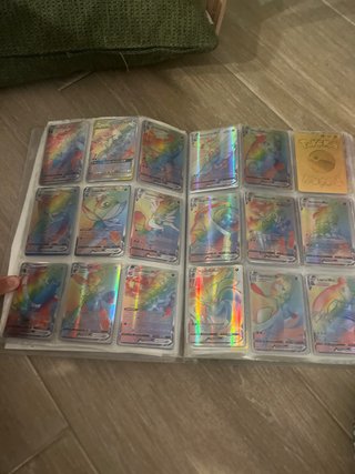 Cartas Pokémon Arcoíris VMAX y GX