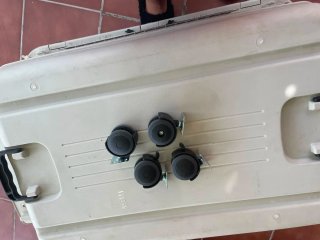 Transportín para perros de tamaño mediano.