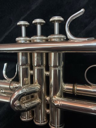 Trompeta Yamaha 4335 GSII con estuche