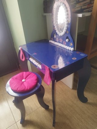 Tocador infantil con taburete 20€
