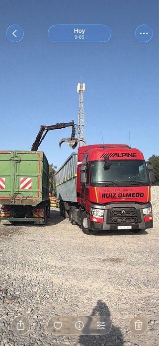 Se hacen portes con camiones pulpo y bañera