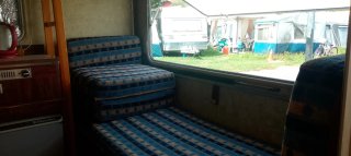 Caravana plegable Esterel Hergo con accesorios.