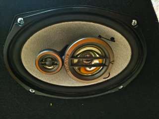 Pareja de altavoces negros