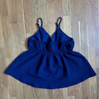 Blusa azul bordada