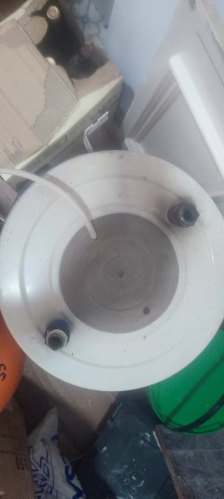 Termo eléctrico 30L  54cm alto x 35cm de diámetro