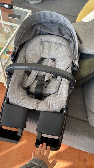 Carro de bebé Stokke gris comoleto. Capazo, silla