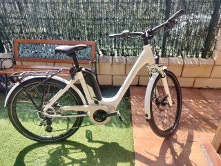 Bicicleta Eléctrica Blanca Seminueva