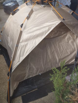 Carpa de camping beige y negra 2.00x2.00x1.60