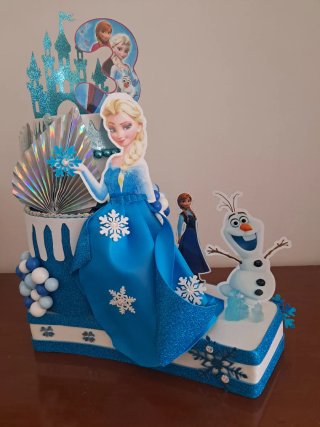 Torta scenografica Frozen il  3 si può sostituire