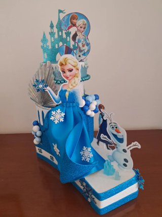 Torta scenografica Frozen il  3 si può sostituire