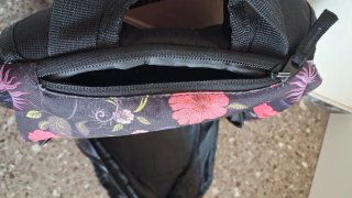 Mochila con estampado floral