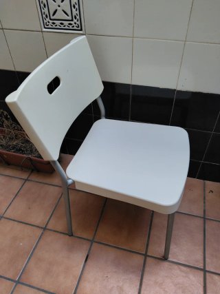 Juego de 2 Sillas Blancas Metálicas