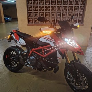 Ducati Hypermotard SP Roja y Blanca