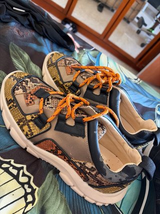 Zapatos de mujer con estampado de serpiente