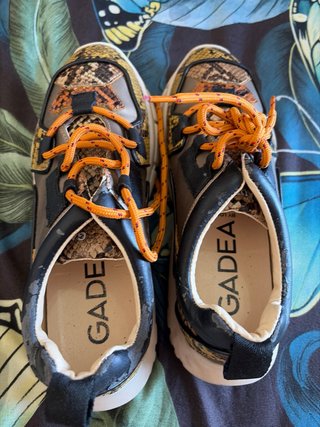 Zapatos de mujer con estampado de serpiente