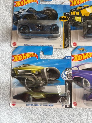 Lote 4 Hot Wheels Batman, Cadillac, Owagon