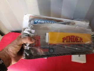 Camión Renault Magnum Pinder 1:43