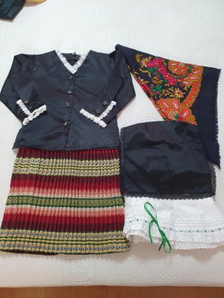 Traje de Manchega niña