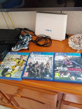 PS4 Juegos: FIFA 17, Assassin's Creed Unity, PES 2