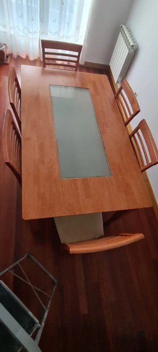 Salón, comedor y lámpara.