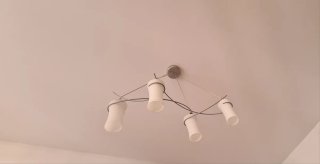 Salón, comedor y lámpara.