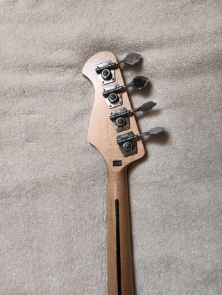 Bajo Harley Benton Natural