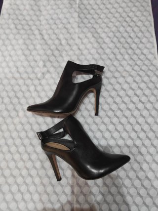 Zapatos de tacón negros